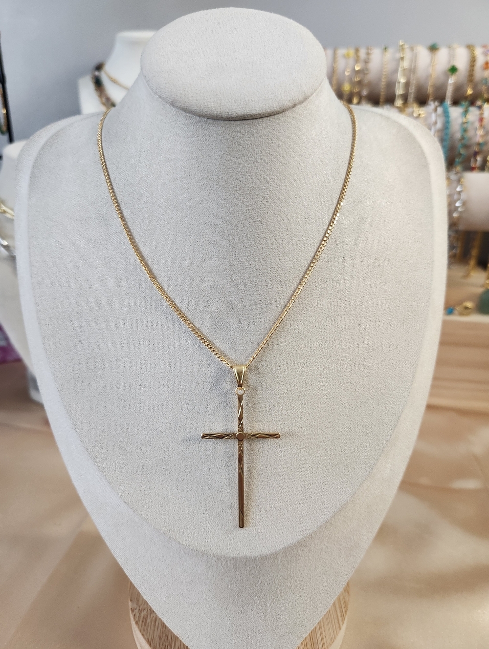 Gold Cross Pendant Necklace - Elegant Women's Jewelry